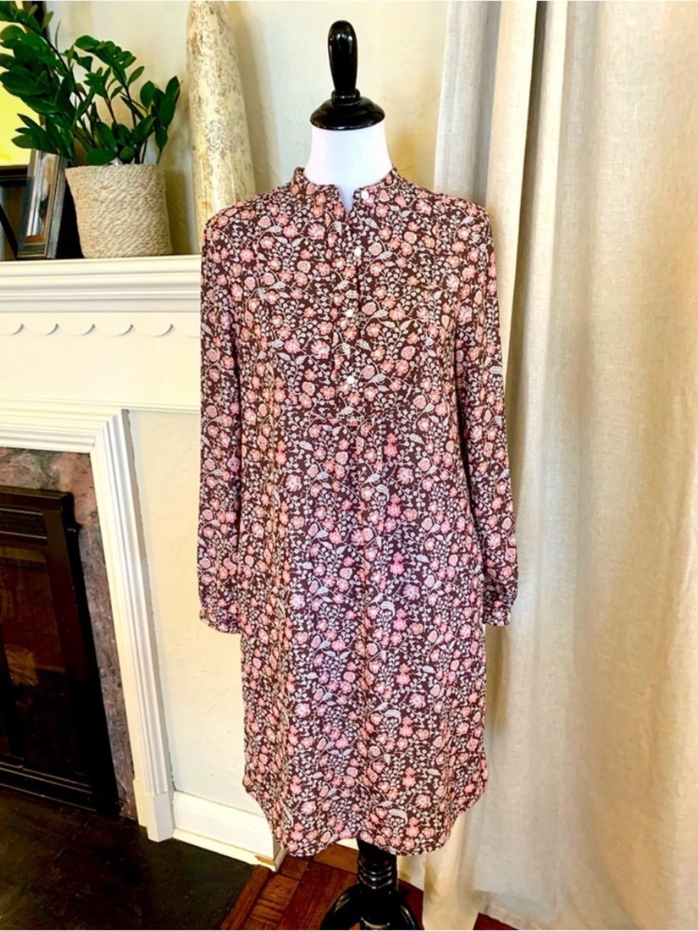 Long Sleeve Floral Shift Dress in Pink and Black